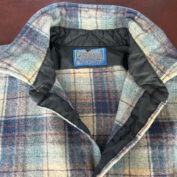 Vintage 100% wool blue Pentleton button up. Fits women’s L. - Picture 4 of 12